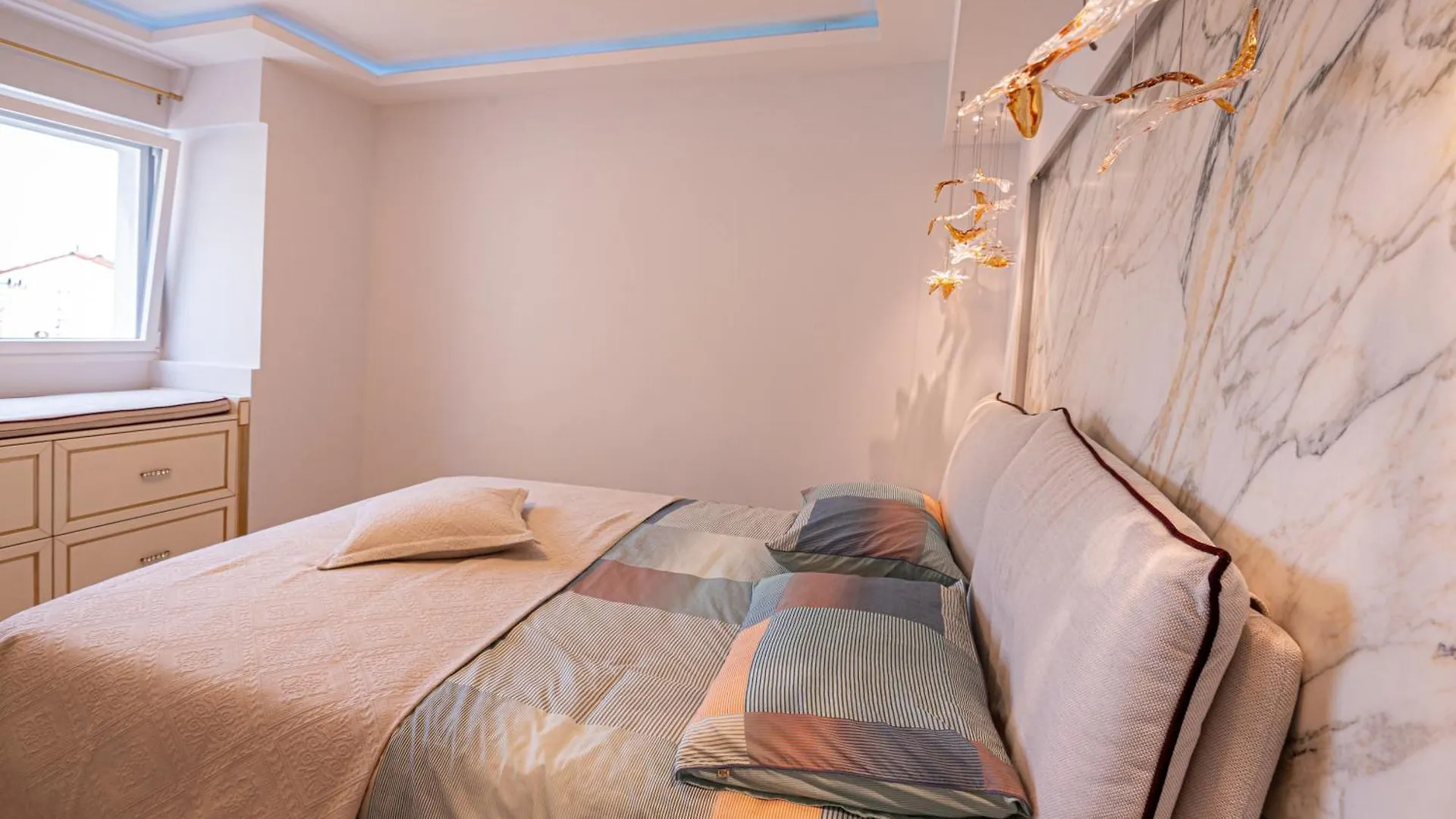 2-Bedroom Luxurious Apartment With Balcony And Parking Cannes