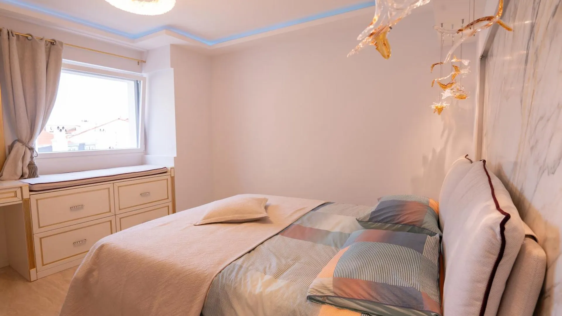 2-Bedroom Luxurious Apartment With Balcony And Parking Cannes France